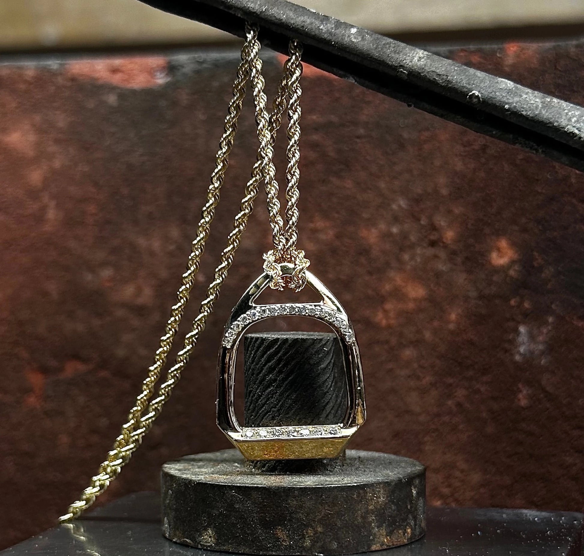 thumbnail-images Medium Diamond-Stride Stirrup